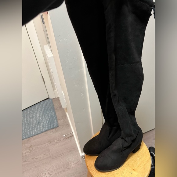 Faux Suede over the knee boots, no zipper, tie-back, size 8 US - Picture 2 of 3